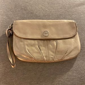 Coach wristlet ✨